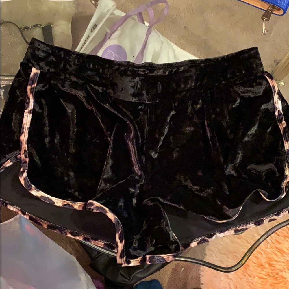 pink shorts form pink